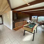 Les Brimbelles 木屋 勒索里